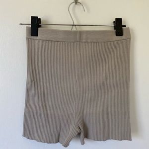 NWT H&M athletic legging short S